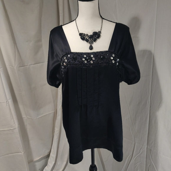 Cute black top - Picture 1 of 4